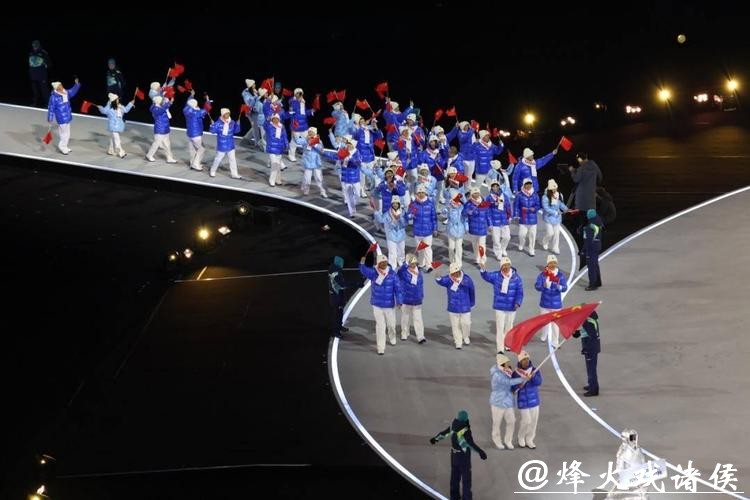 中国代表团惊艳亮相米兰冬奥开幕式,尽显飒爽风姿 中国代表团惊艳亮相米兰冬奥开幕式,尽显飒爽风姿