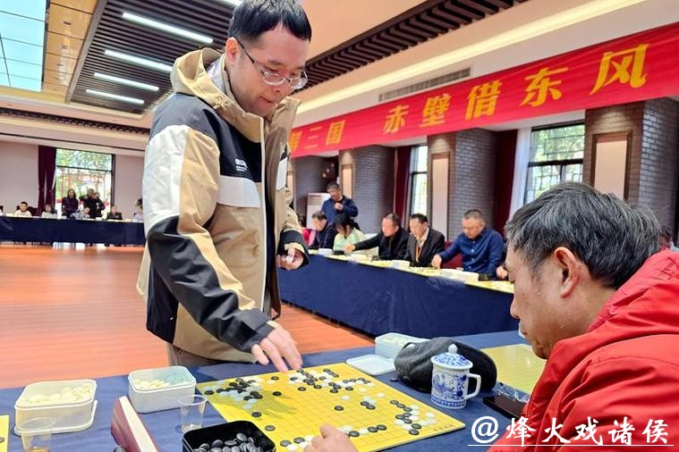 组图:中国围棋甲级联赛走进景区 组图:中国围棋甲级联赛走进景区